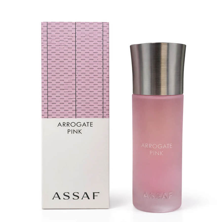 Arrogate Pink في اليد — مقاس حقيقي